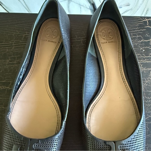 Tory Burch Black Flats with Iconic Medallion - Picture 6 of 14